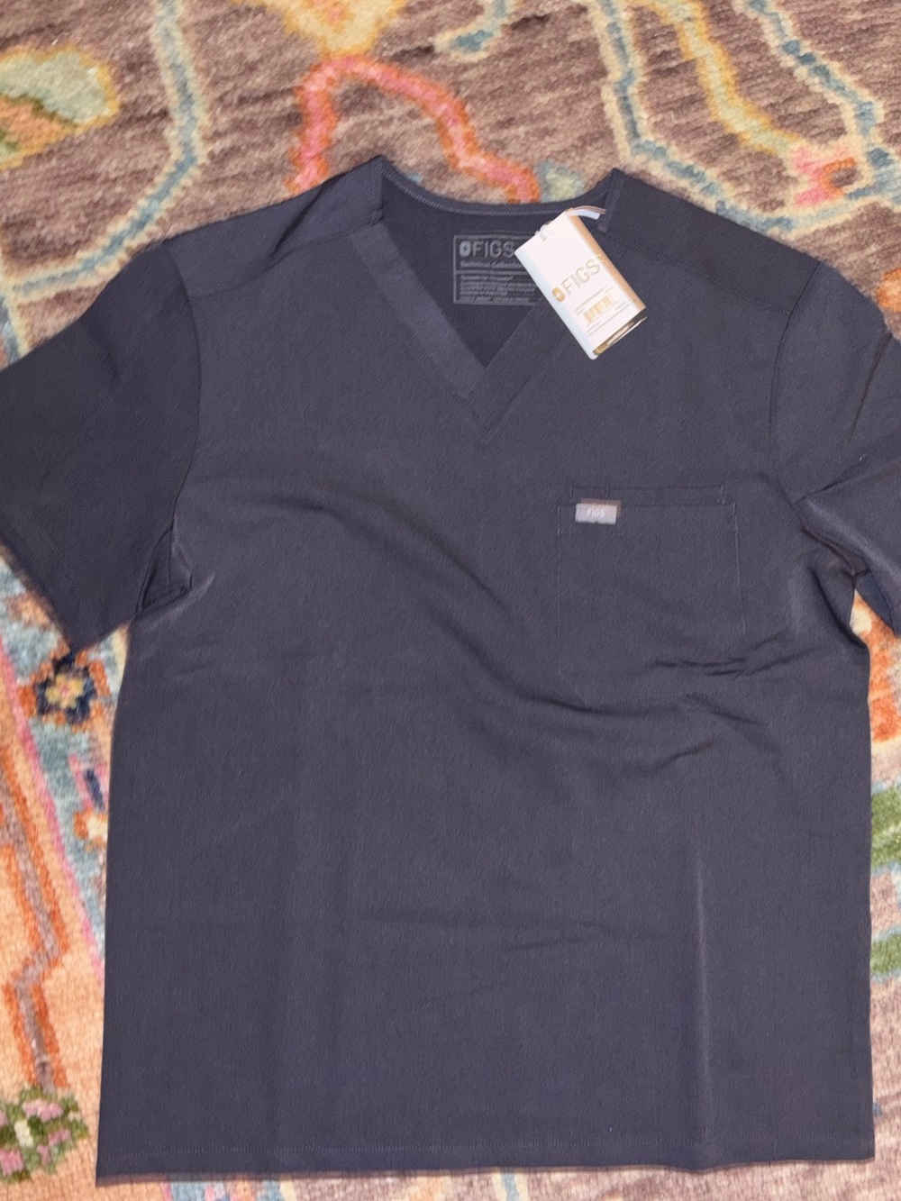 FIGS | Leon 3-pocket scrub - Picture 2 of 5